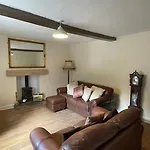 Free Hot Tub Use, Exclusive Idyllic Large Themed Cumbrian Mill Countryside 100s 5star Loved بيت للعطل كارلايل