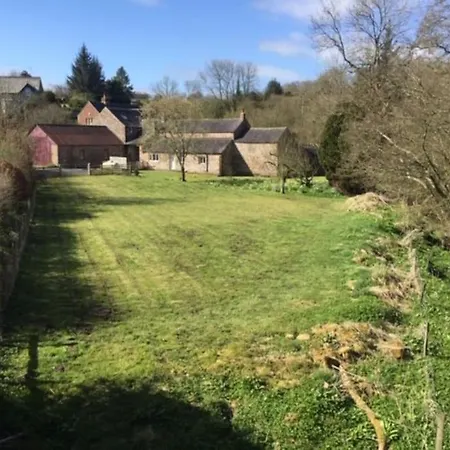 Exclusive Idyllic Large Cumbrian Mill Countrysidehot Tub *