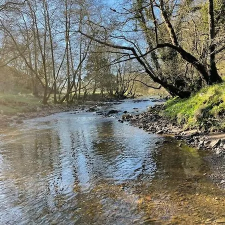 Free Hot Tub Use, Exclusive Idyllic Large Themed Cumbrian Mill Countryside 100s 5star Loved 度假居